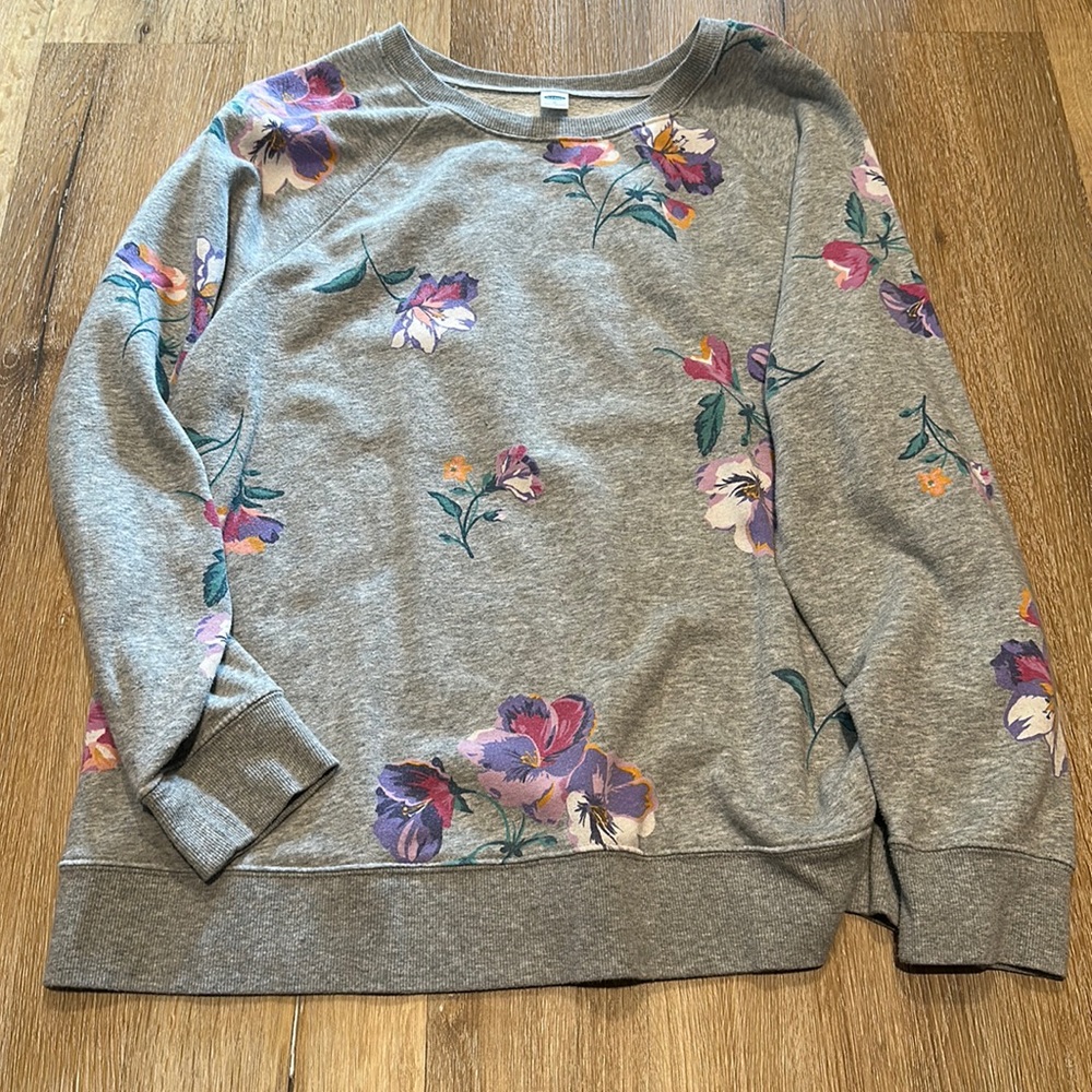Womens Basic Floral Sweatshirt